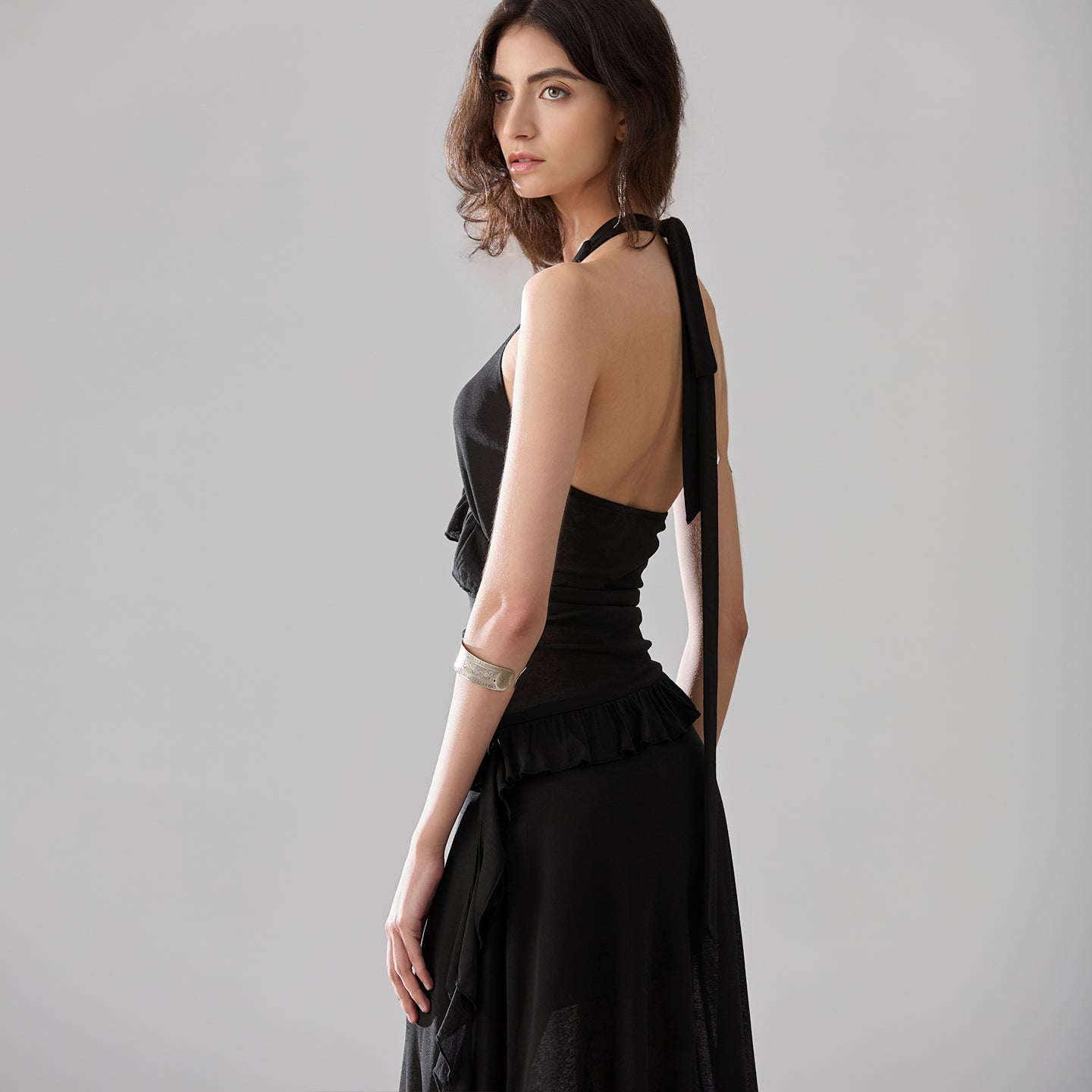 Elegant Halter Neck Backless Party Dress with Flowing Ribbon & Lace Detail