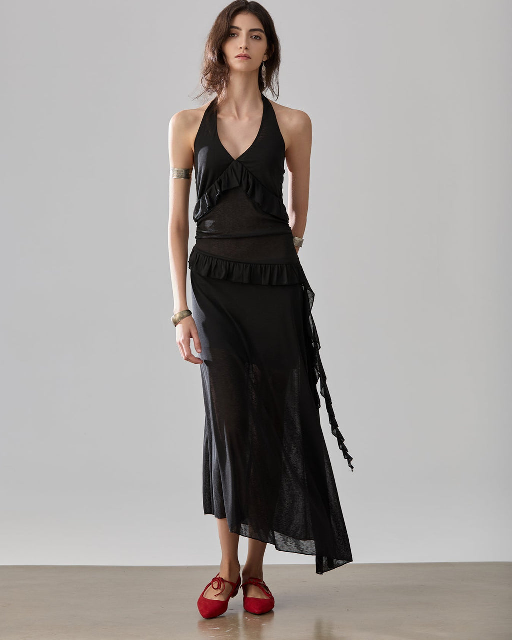 Elegant Halter Neck Backless Party Dress with Flowing Ribbon & Lace Detail