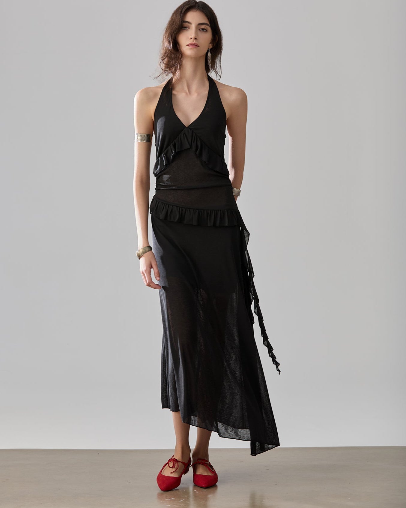 Elegant Halter Neck Backless Party Dress with Flowing Ribbon & Lace Detail