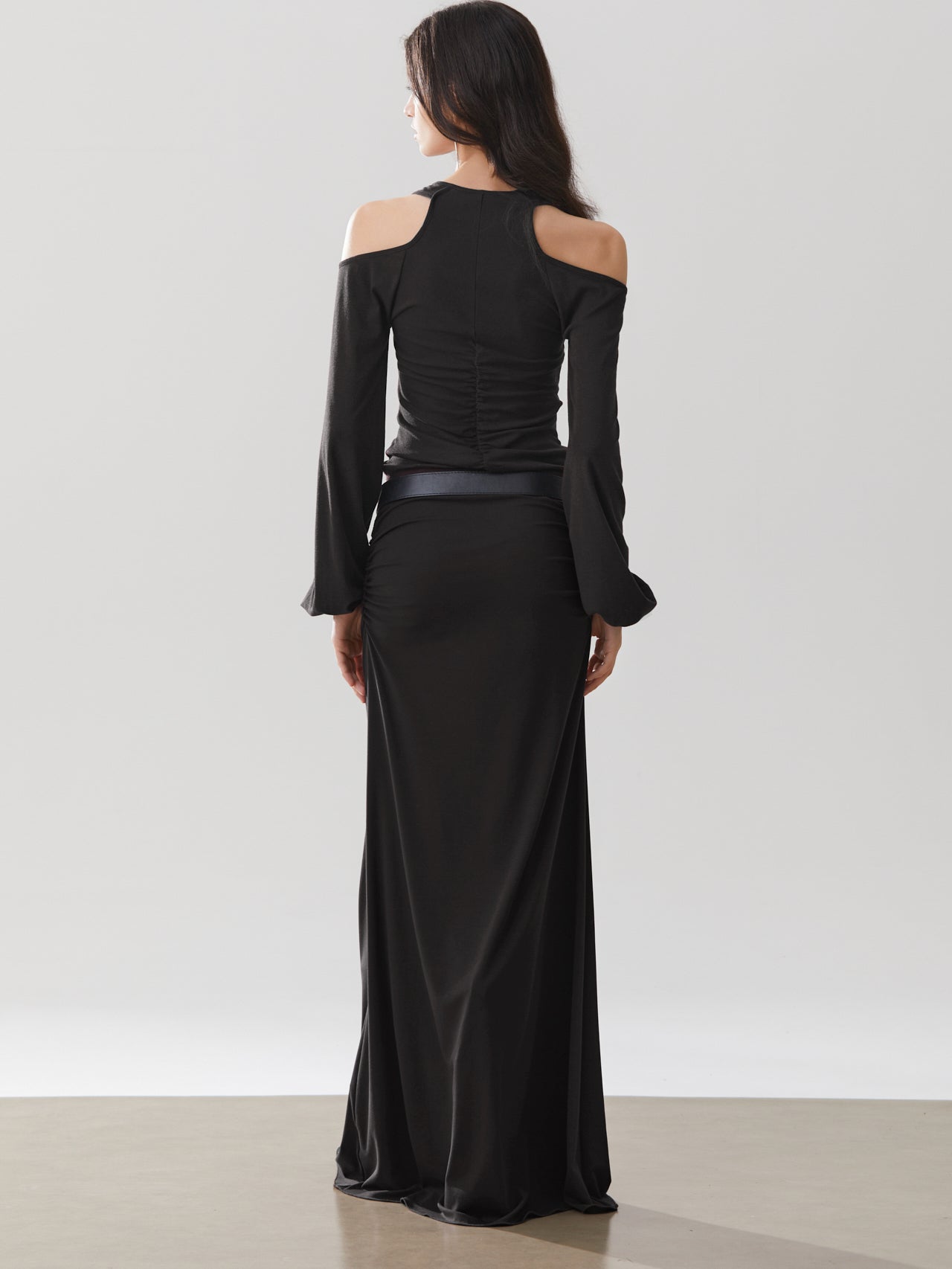 Off-Shoulder Ruffle Tee – Effortless for Parties & Everyday Wear